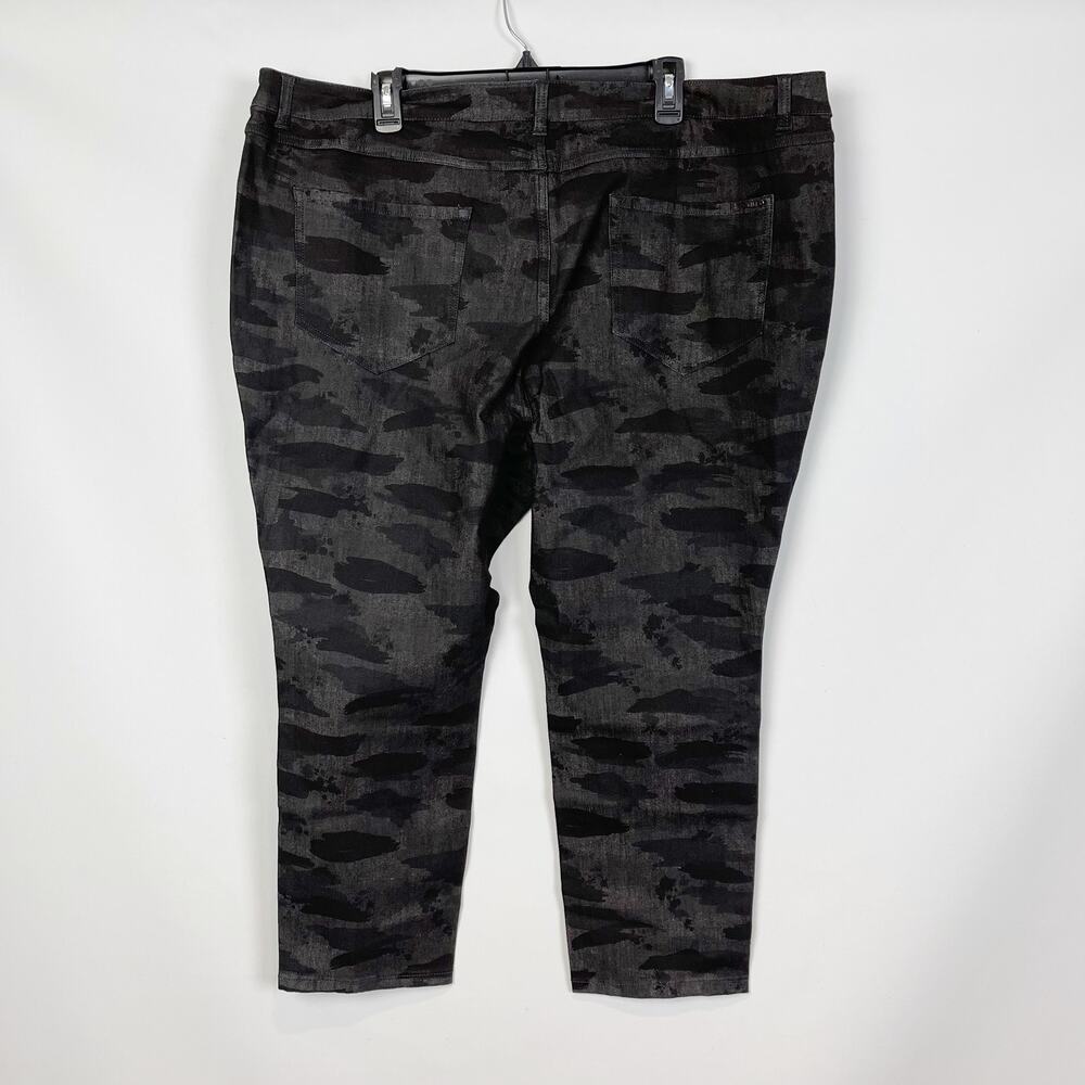 G.I.L.I. Women Dual Stretch Denim Jeggings 28W PETITE Grey Black Camo Print NWOT - Picture 3 of 5